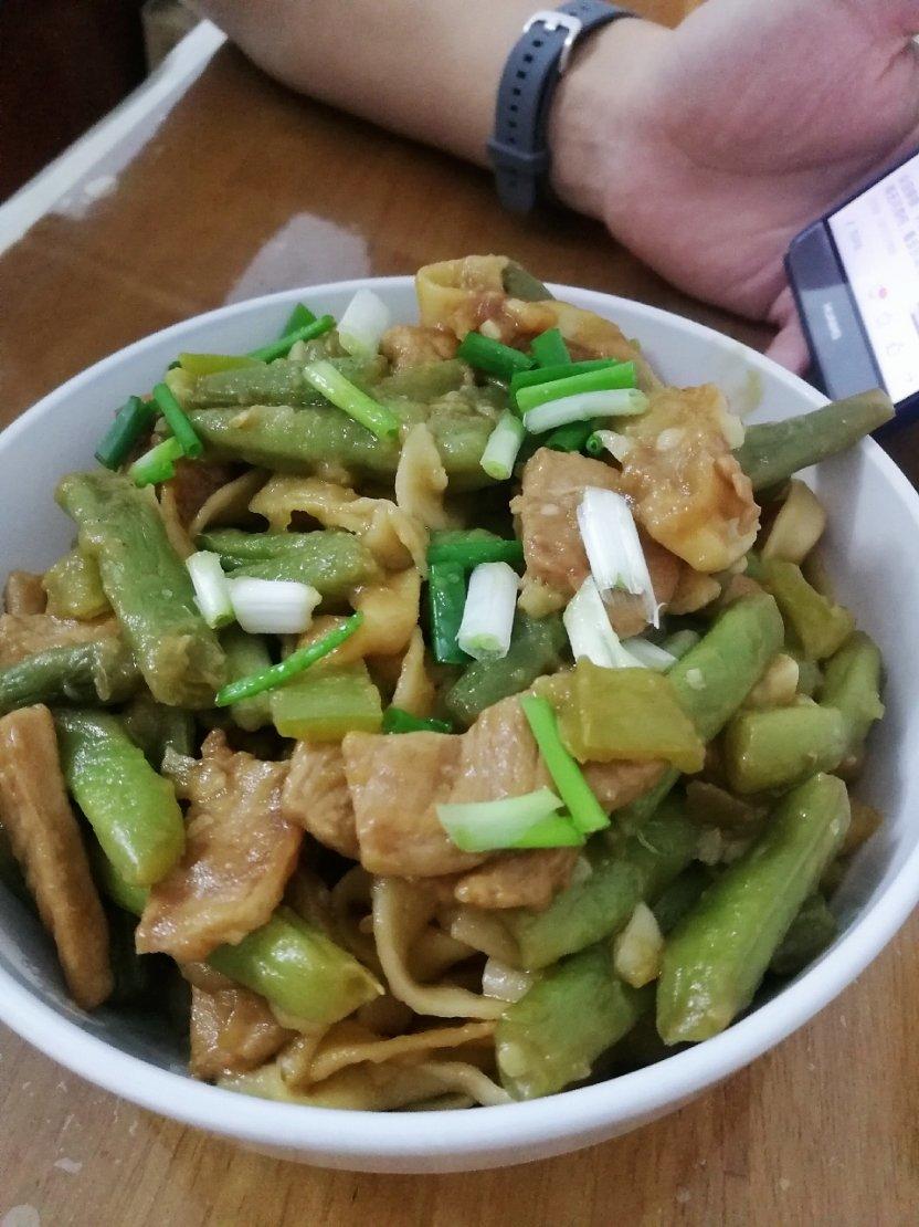 豆角焖面