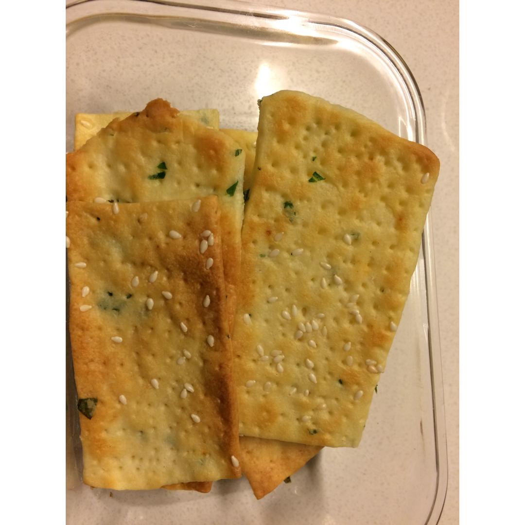 零经验也不怕：葱香苏打饼，据说好吃到六亲不认