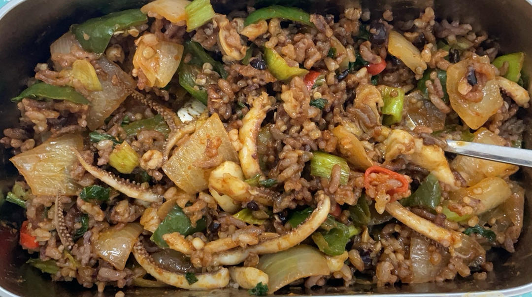 鱿鱼拌饭