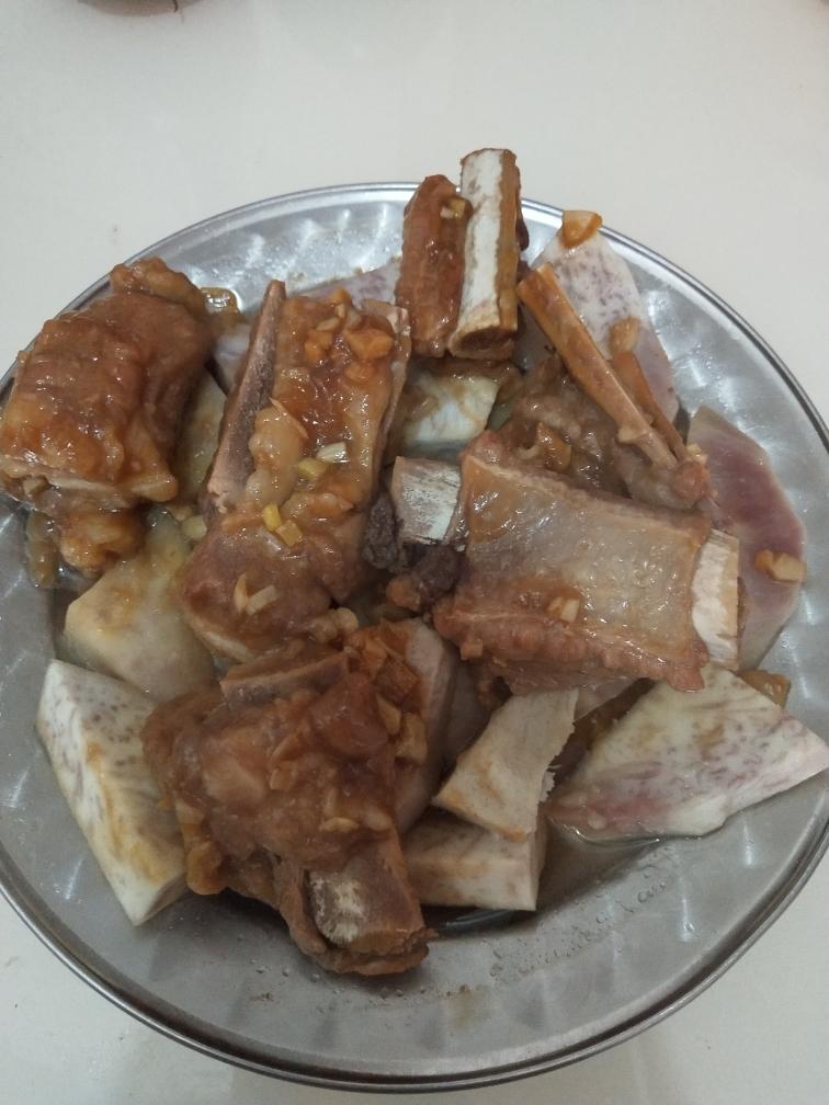 粉蒸排骨芋头的做法