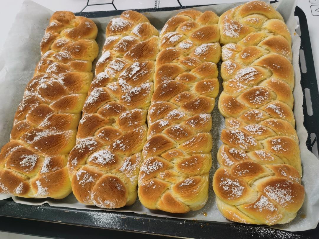 砂糖麻花面包（两股辫子）