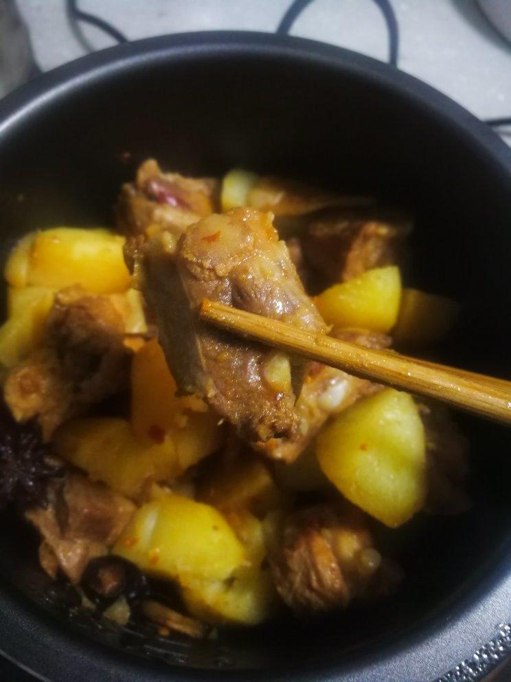 土豆炖排骨