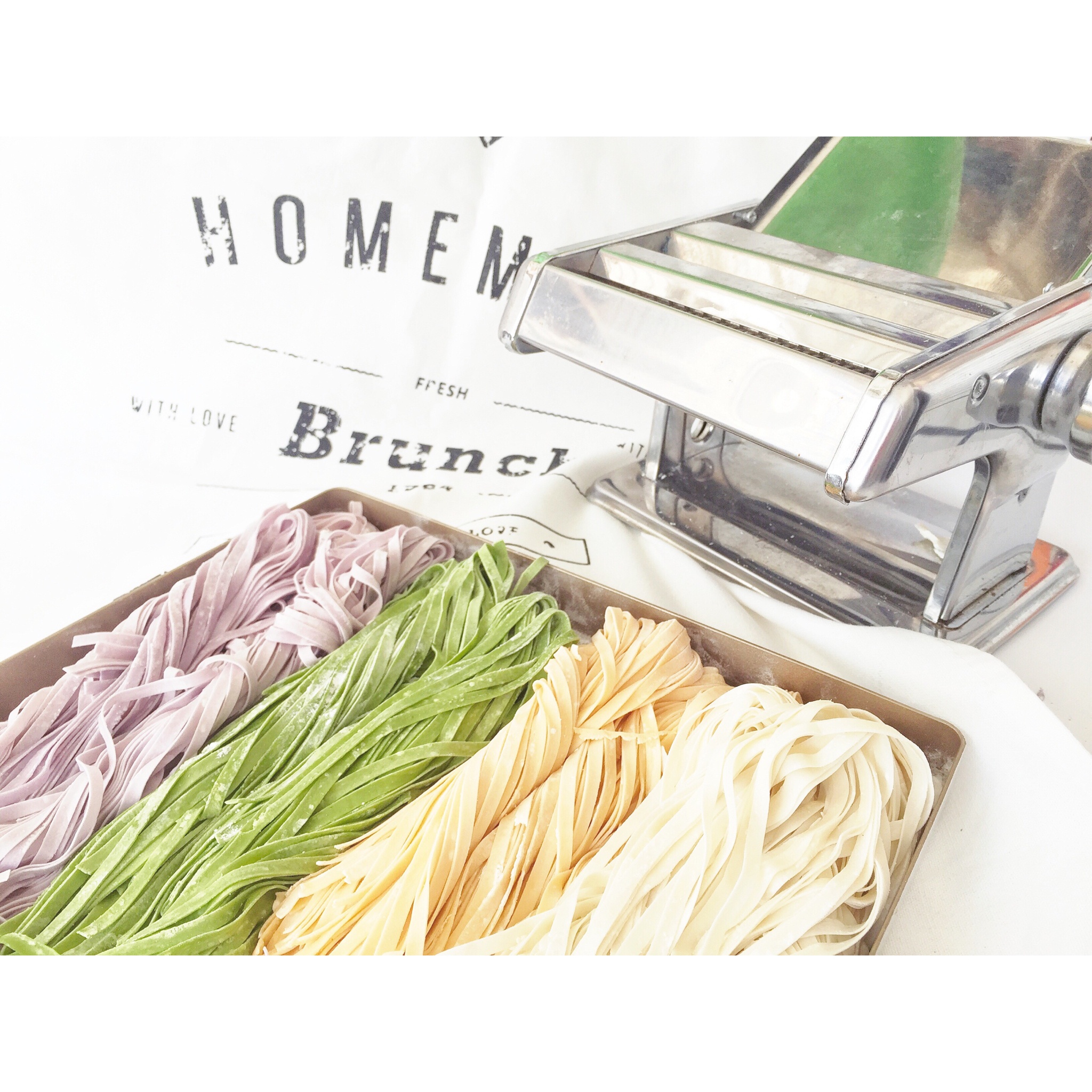 自制纯天然蔬菜汁彩色面条