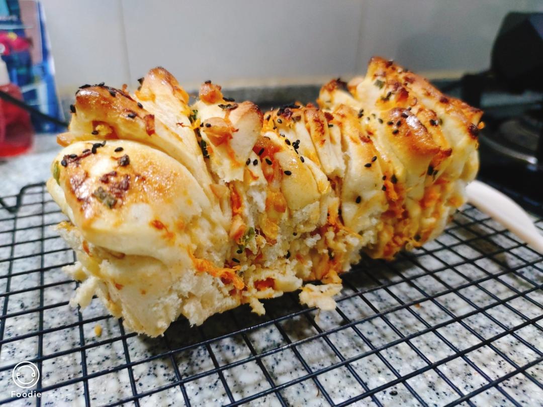葱香肉松手撕面包