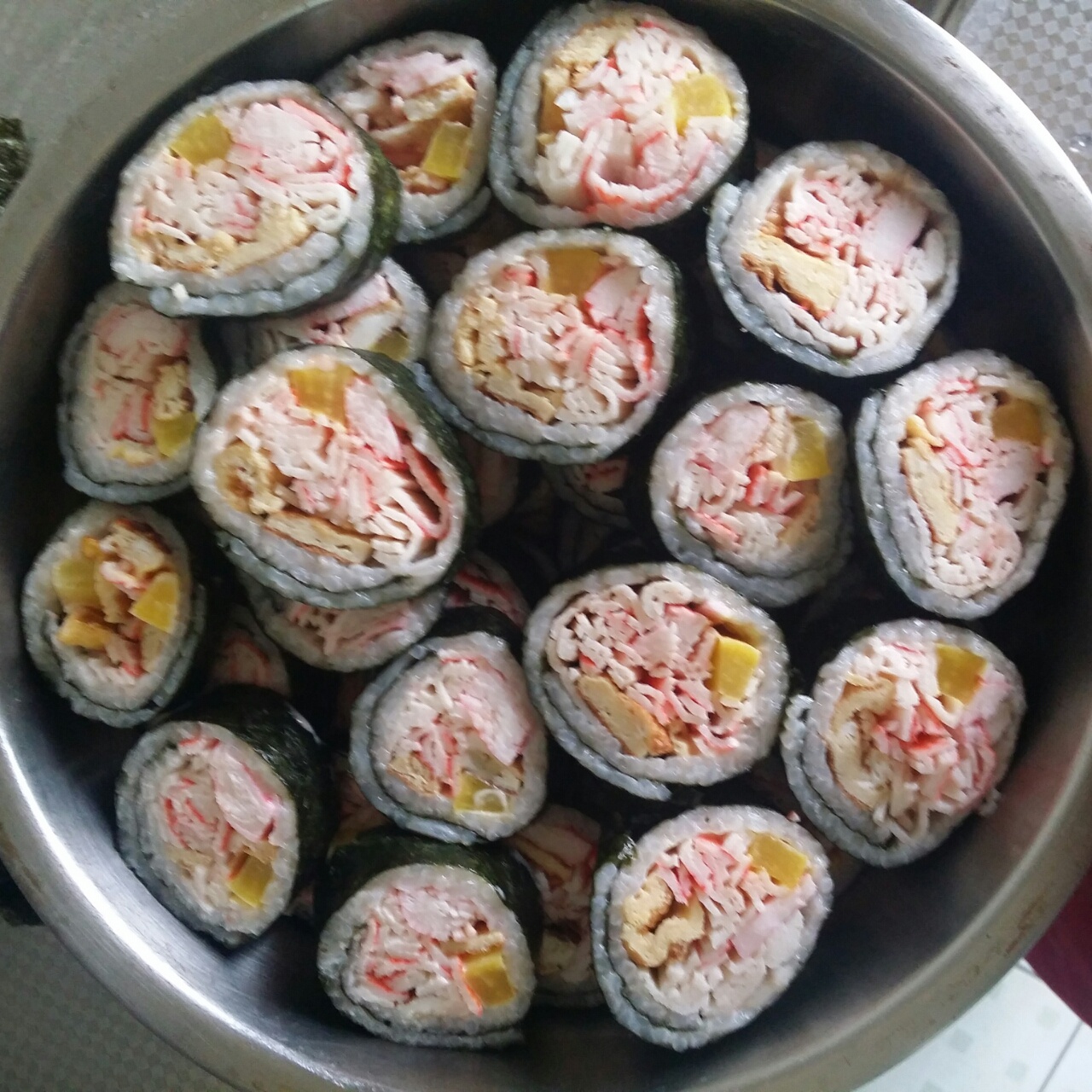 寿司 紫菜包饭 肥仔正在减肥做的紫菜包饭 肥仔正在减肥