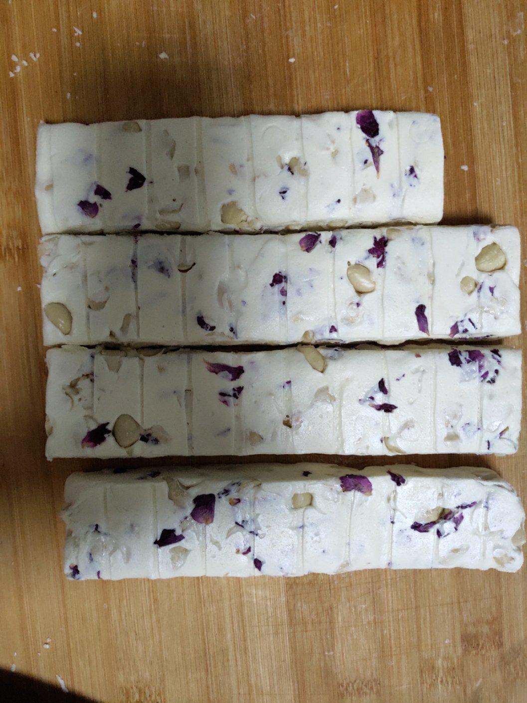 玫瑰/蔓越莓牛轧糖