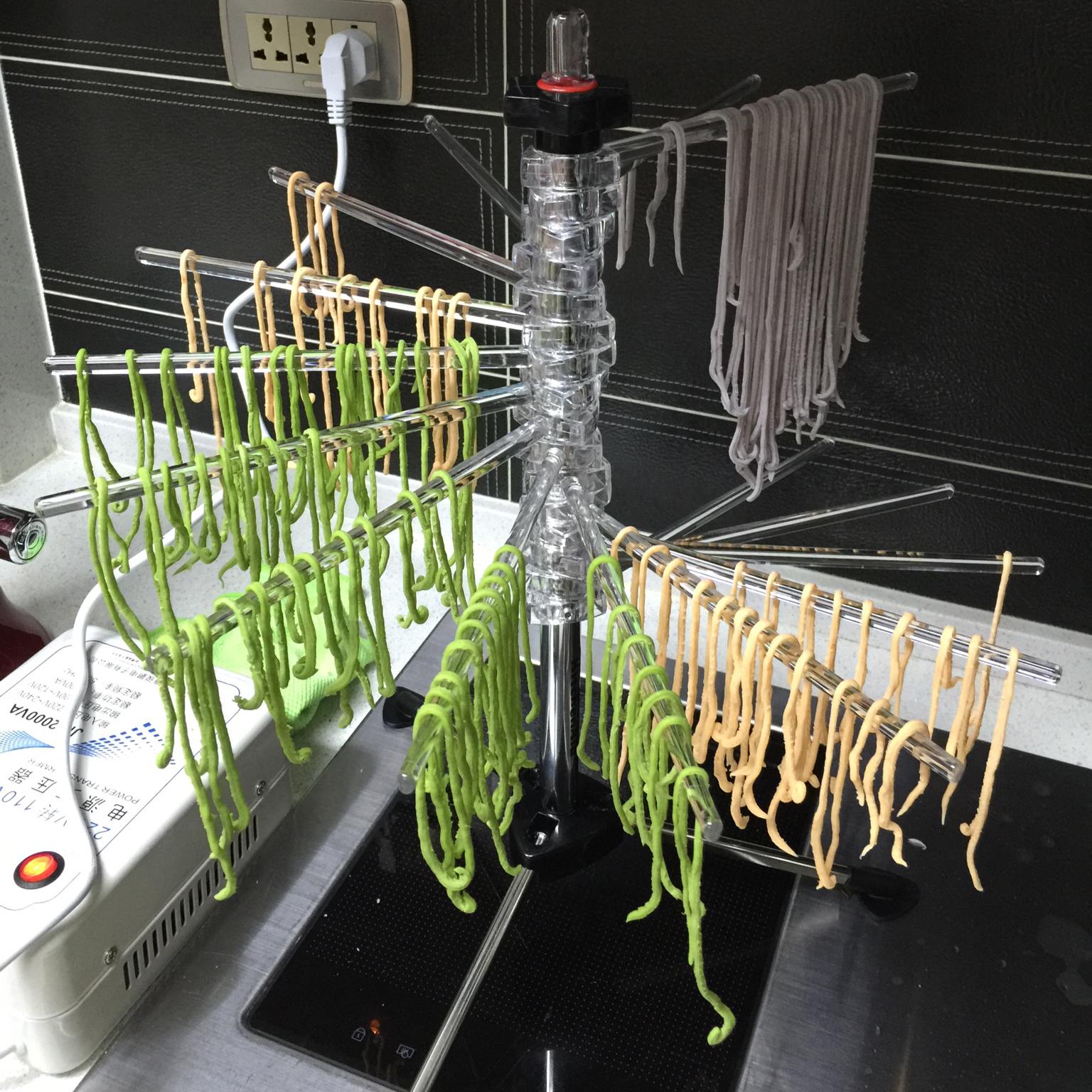 自制纯天然蔬菜汁彩色面条