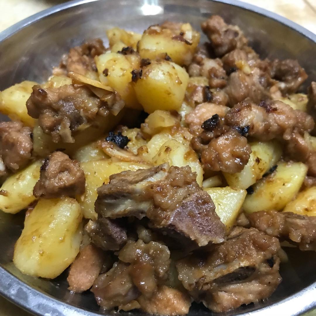 粤式排骨炒土豆