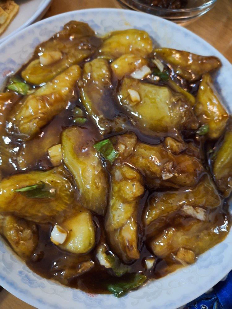 红烧茄子（佐西红柿尖椒）