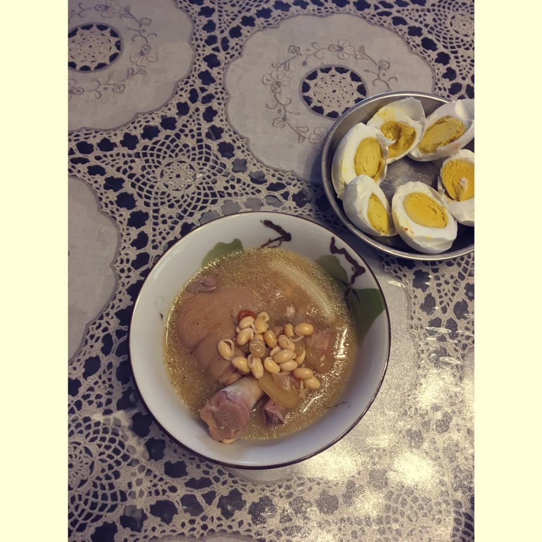 黄豆猪脚汤