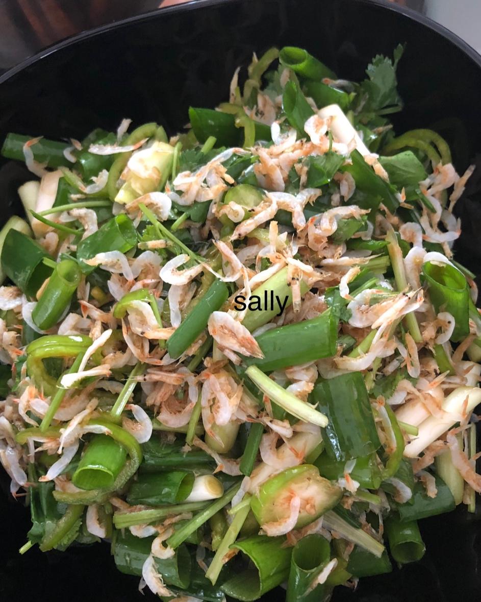 小葱拌虾皮