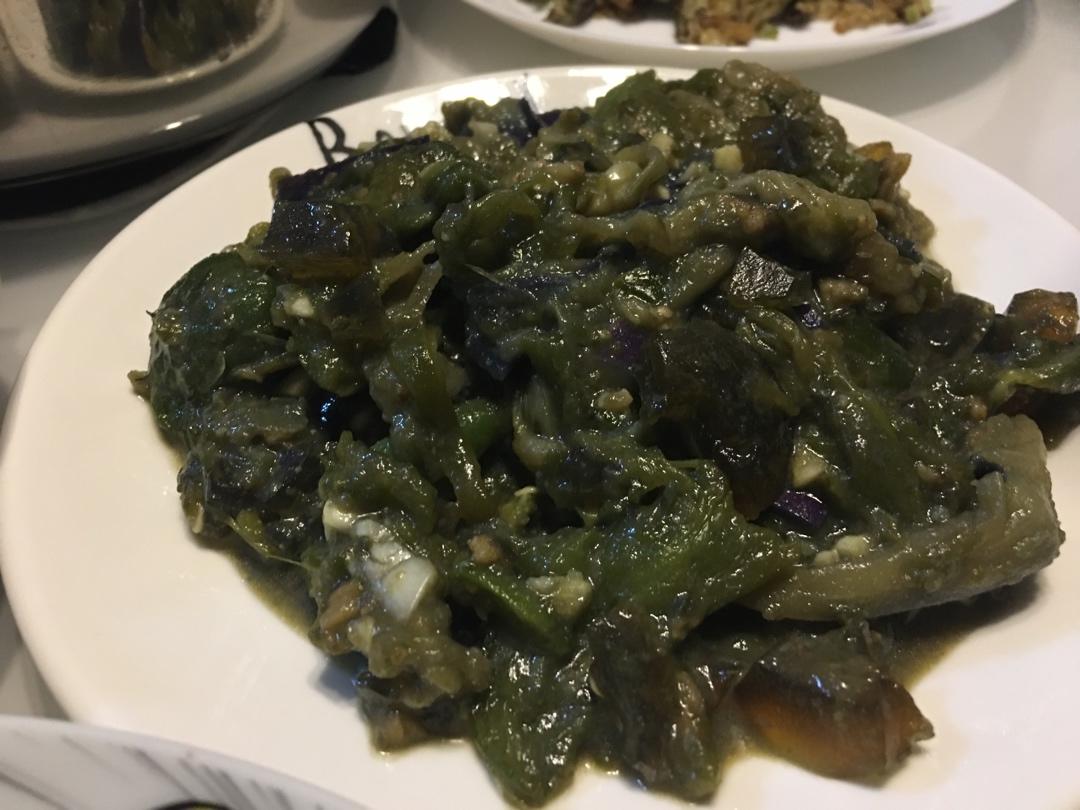 地道湘菜－皮蛋擂辣椒茄子