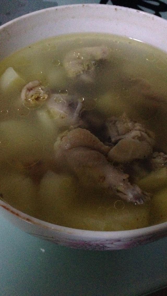 土豆炖鸡汤（微波炉版）的做法