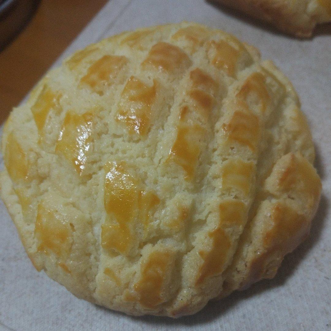 好吃到炸裂的港式菠萝包（附带制作酥皮的小视频）