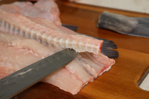 ㊙️可媲美探鱼的烤鮰鱼❗️鲜香滑嫩、刺又少、巨好吃😋的做法 步骤6