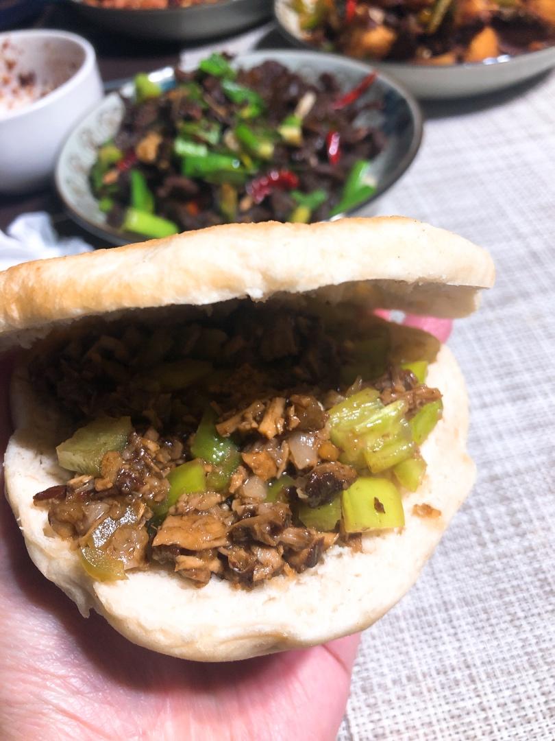 肉夹馍（肉+馍的做法）
