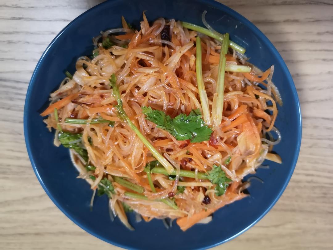 凉拌藕丝（秋夏必备的凉菜）