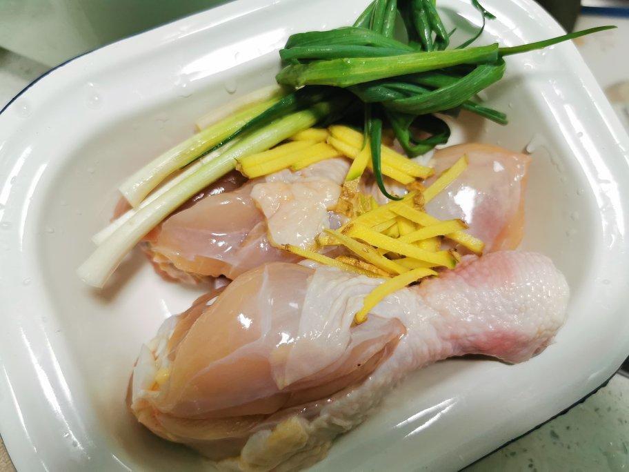 松茸炖鸡腿【5月北鼎蒸炖锅食谱】