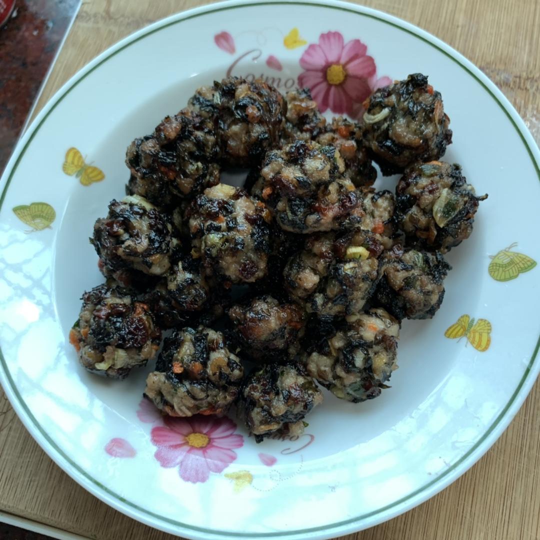 炸紫菜肉丸子