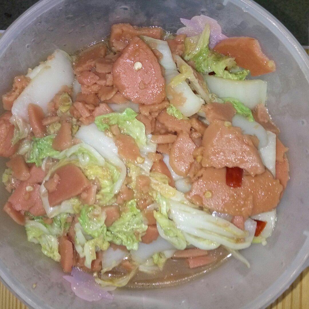 言沐语做的白菜炒火腿肠
