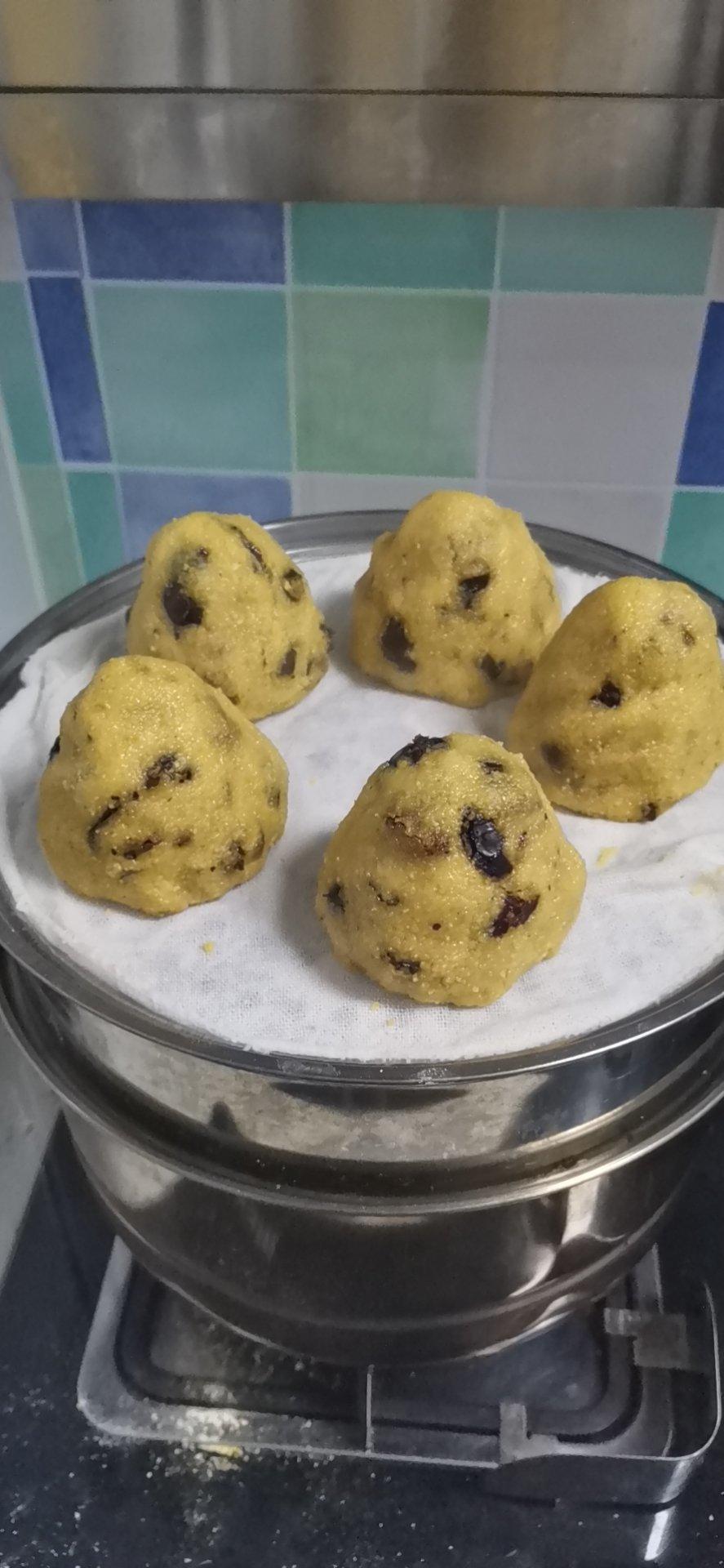 瑞瑞妈妈101做的纯玉米面窝窝头(烫面.不发酵)