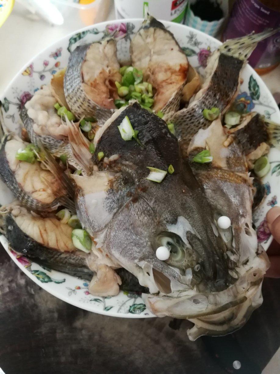 清蒸海鲈鱼