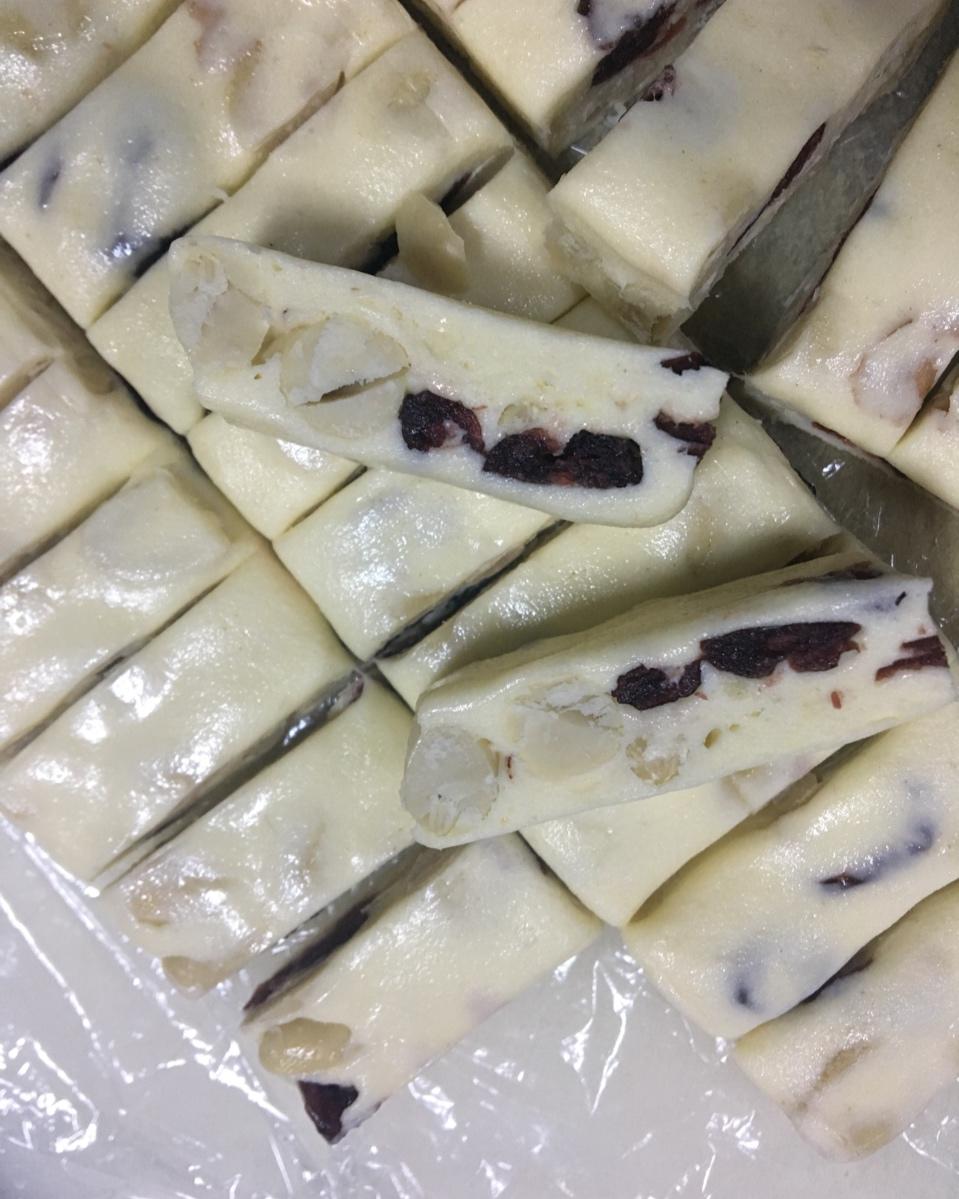 牛轧糖 牛扎糖不甜