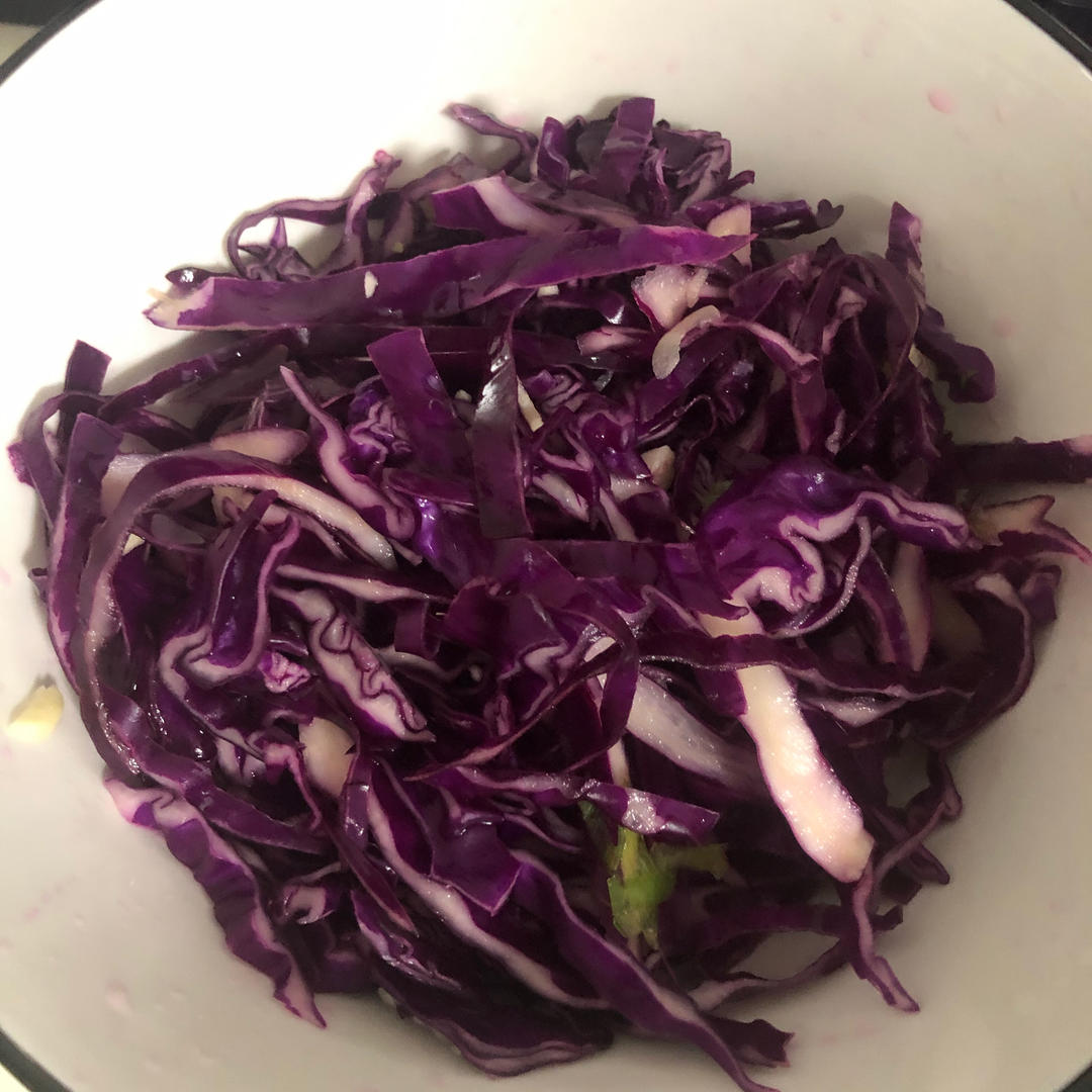 超开胃凉拌紫甘蓝