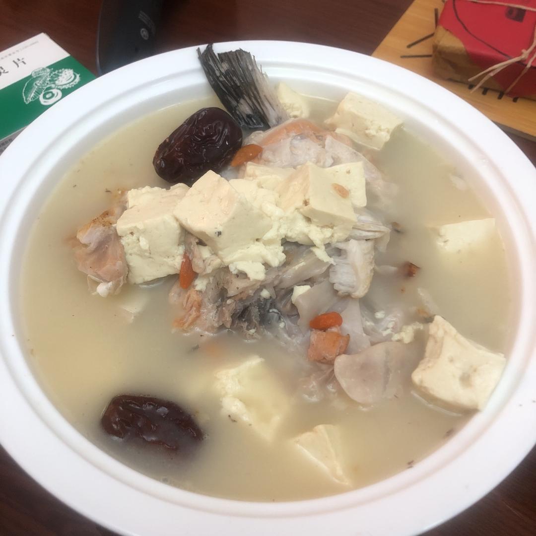 三文鱼头豆腐汤