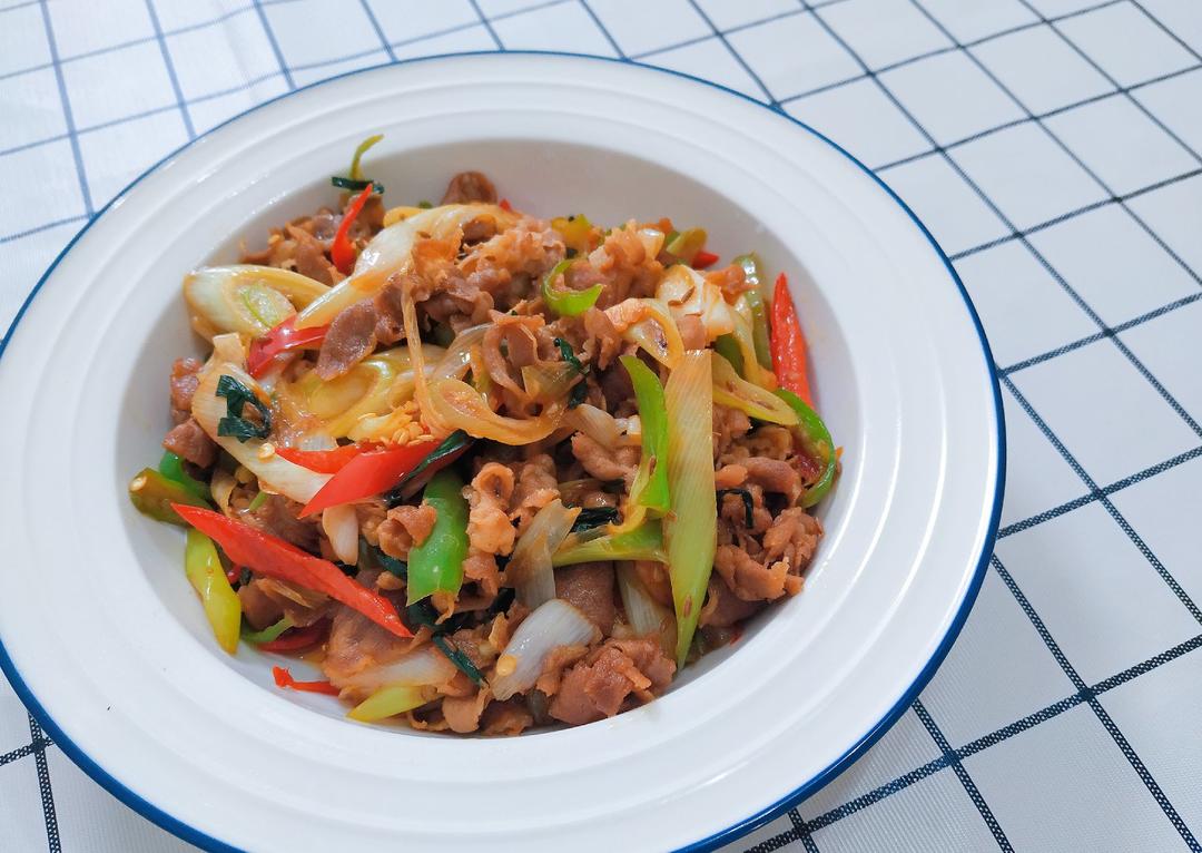 吃不够的孜然葱爆羊肉、秒杀饭馆