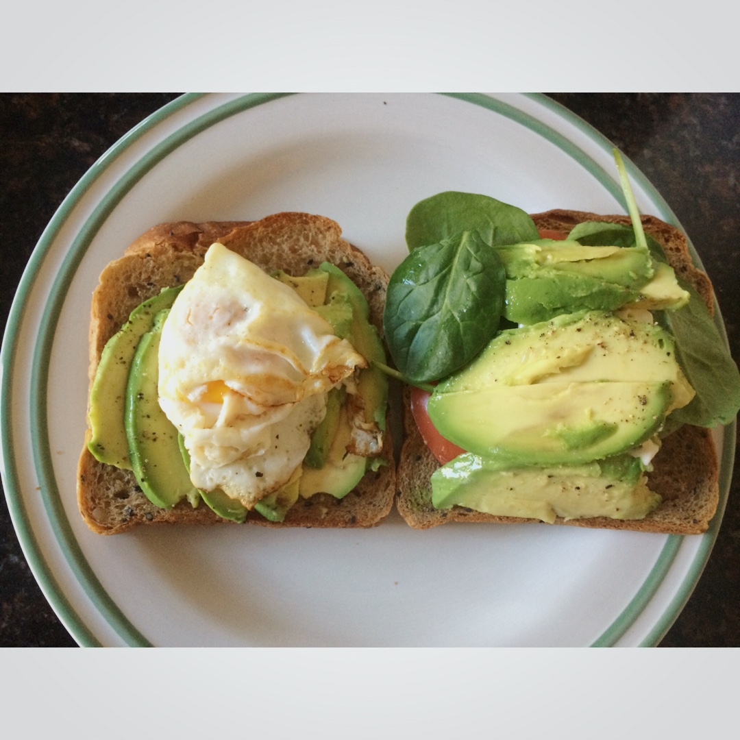 麦兜水波蛋牛油果厚吐司
