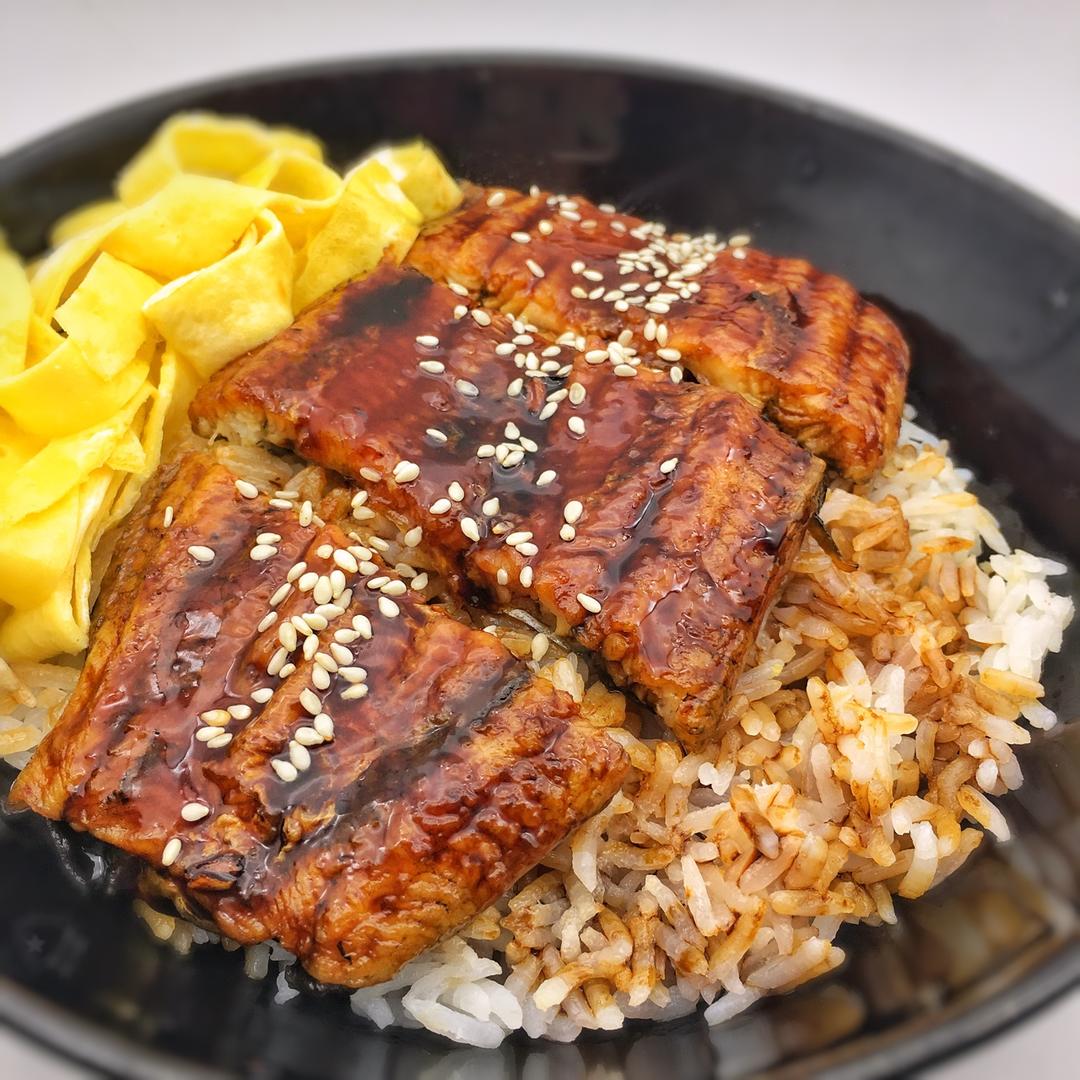 蒲烧鳗鱼饭