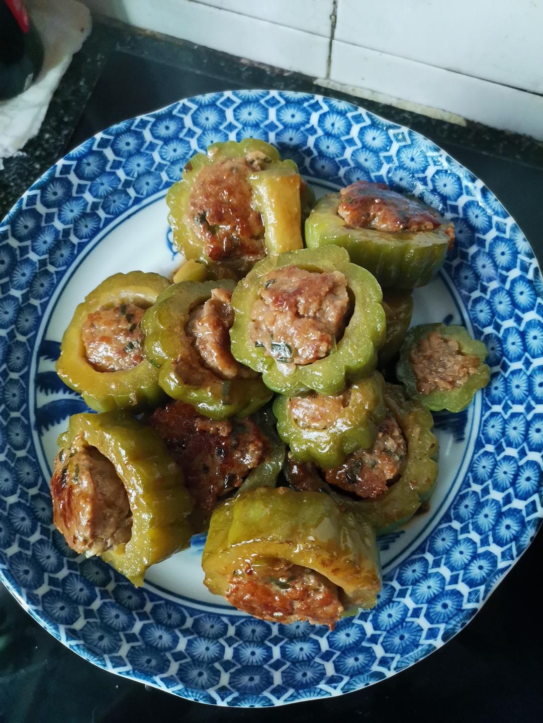 夏天消暑-苦瓜酿肉