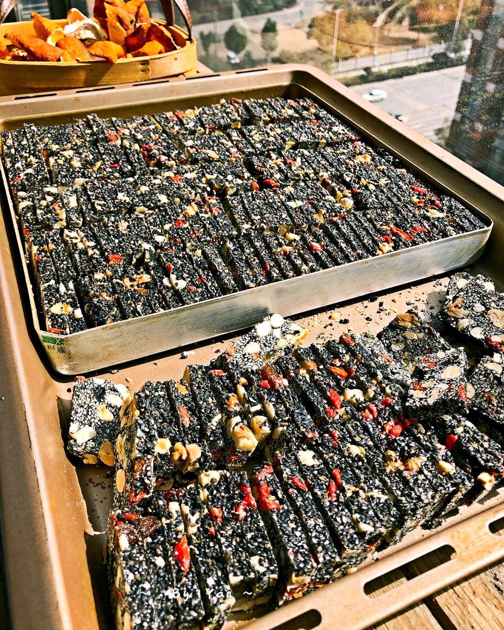 枸杞核桃花生黑芝麻片