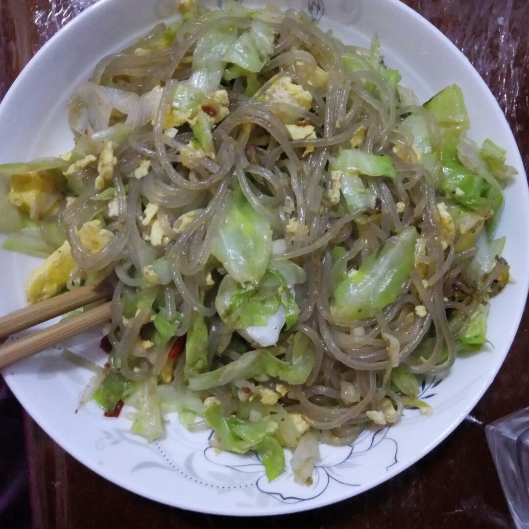 包菜粉丝炒鸡蛋
