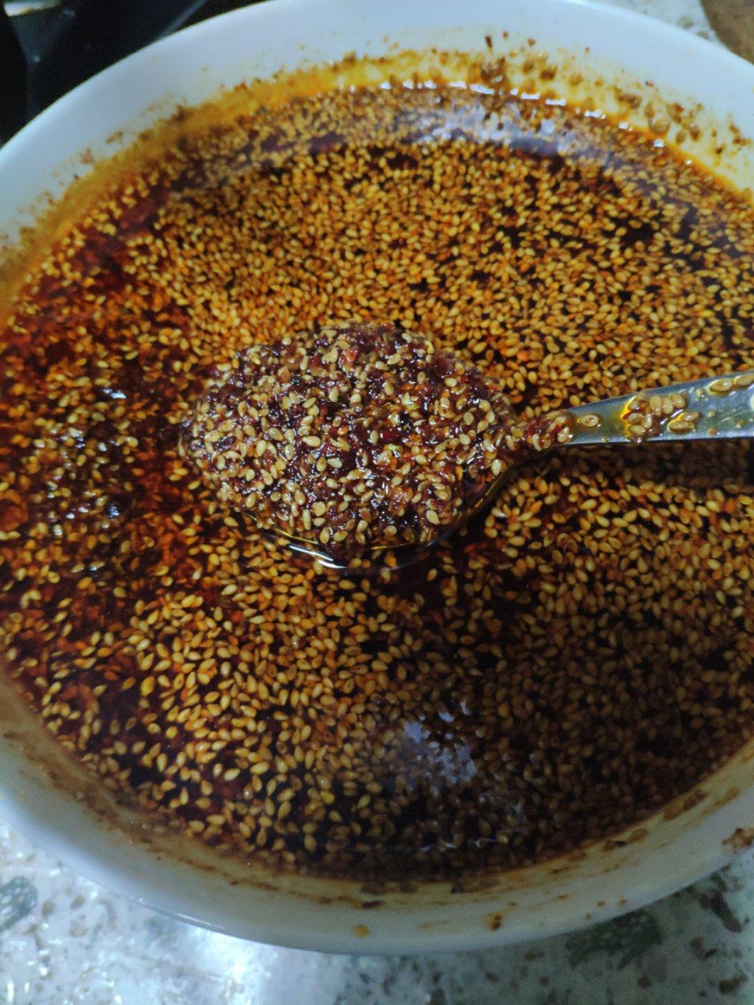 厨师长教你：“香辣红油”的做法，里面有许多小技巧，赶紧收藏吧