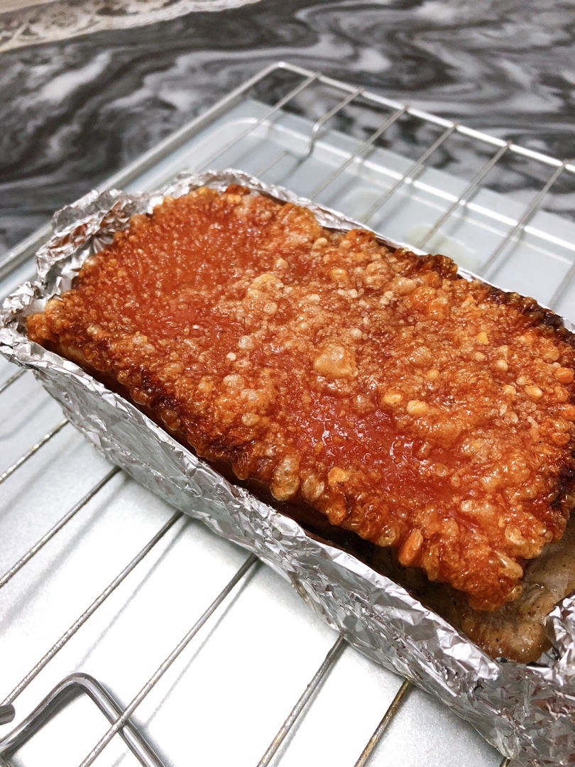 多次失败，越挫越勇终于做出来了广式脆皮烧肉