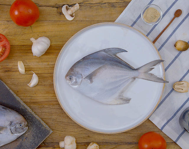 番茄杂菇炖鲳鱼｜美食台的做法