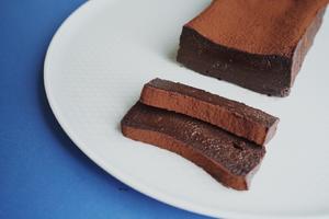 4种材料的美味：特浓巧克力凹蛋糕Terrine chocolat的做法 步骤12