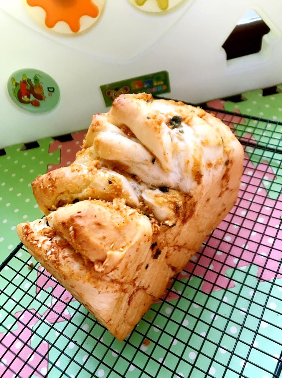 酸奶手撕肉松面包