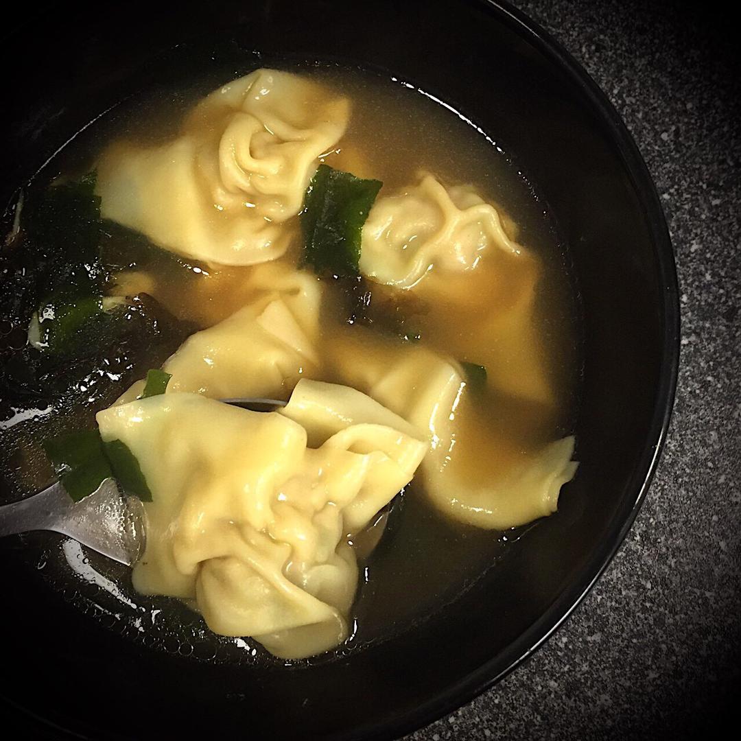 三鲜馄饨 Huntun