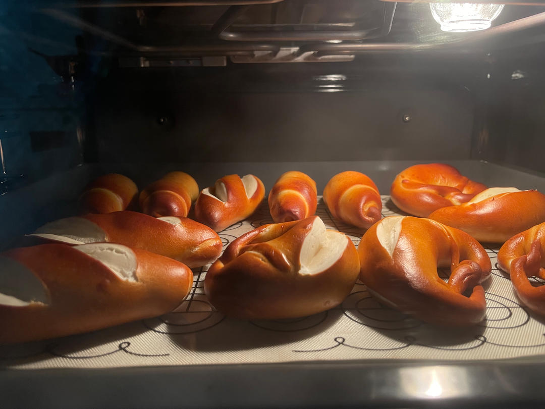 【配方分享】边过马路边“过早” 黑芝麻碱水包