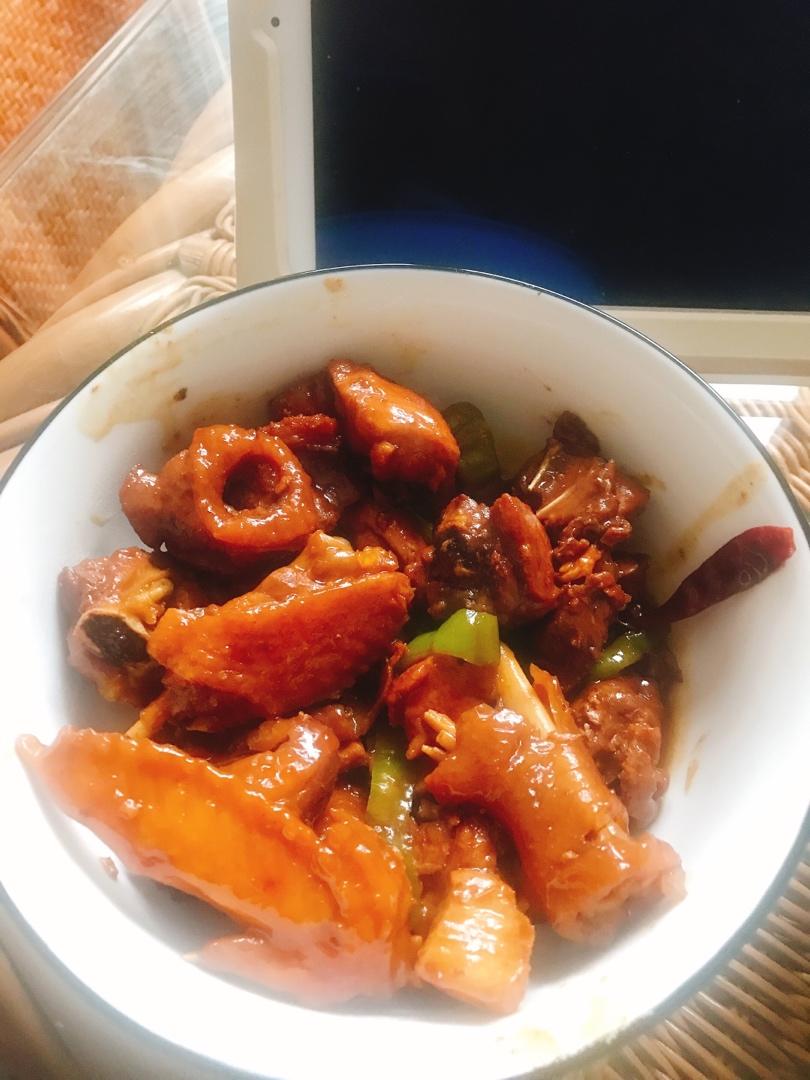 黄焖鸡米饭