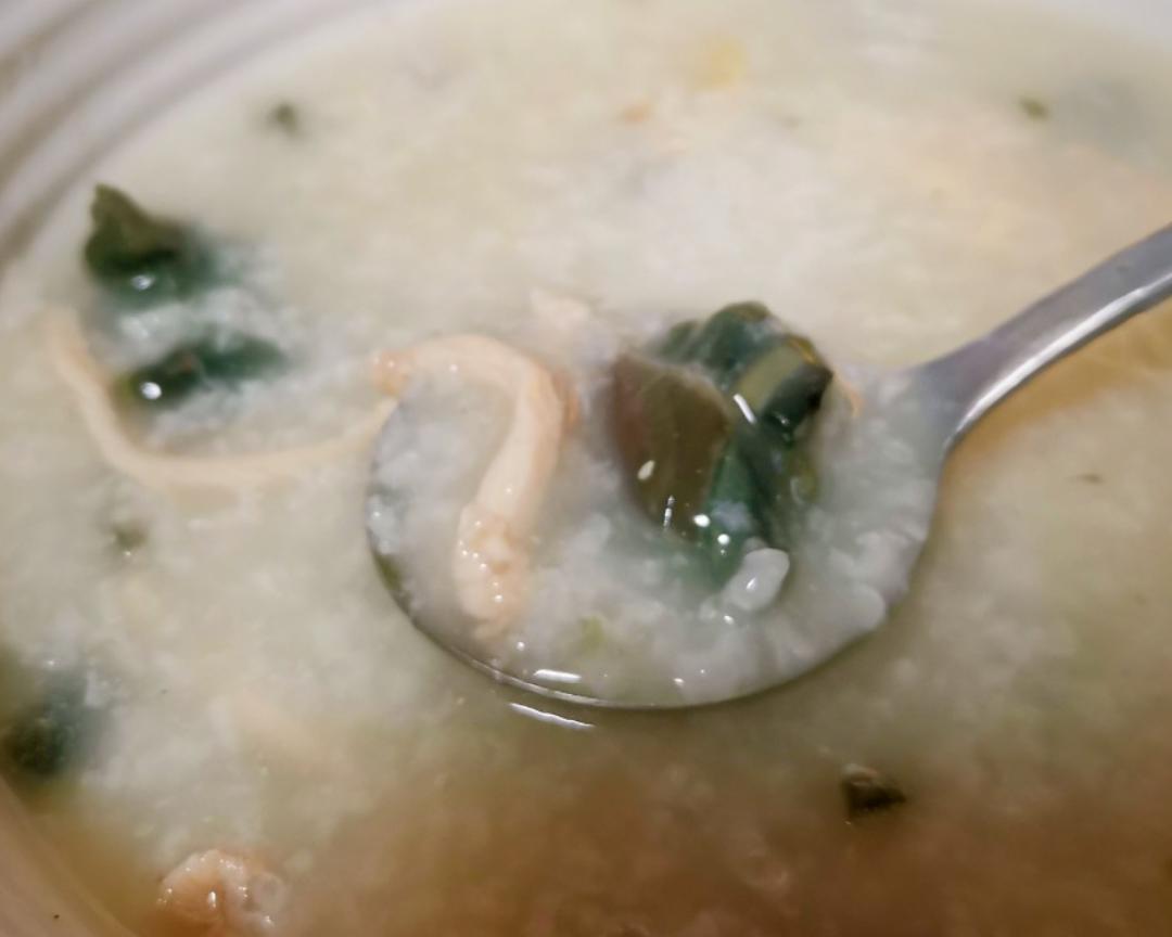 养胃食谱–皮蛋鸡丝粥