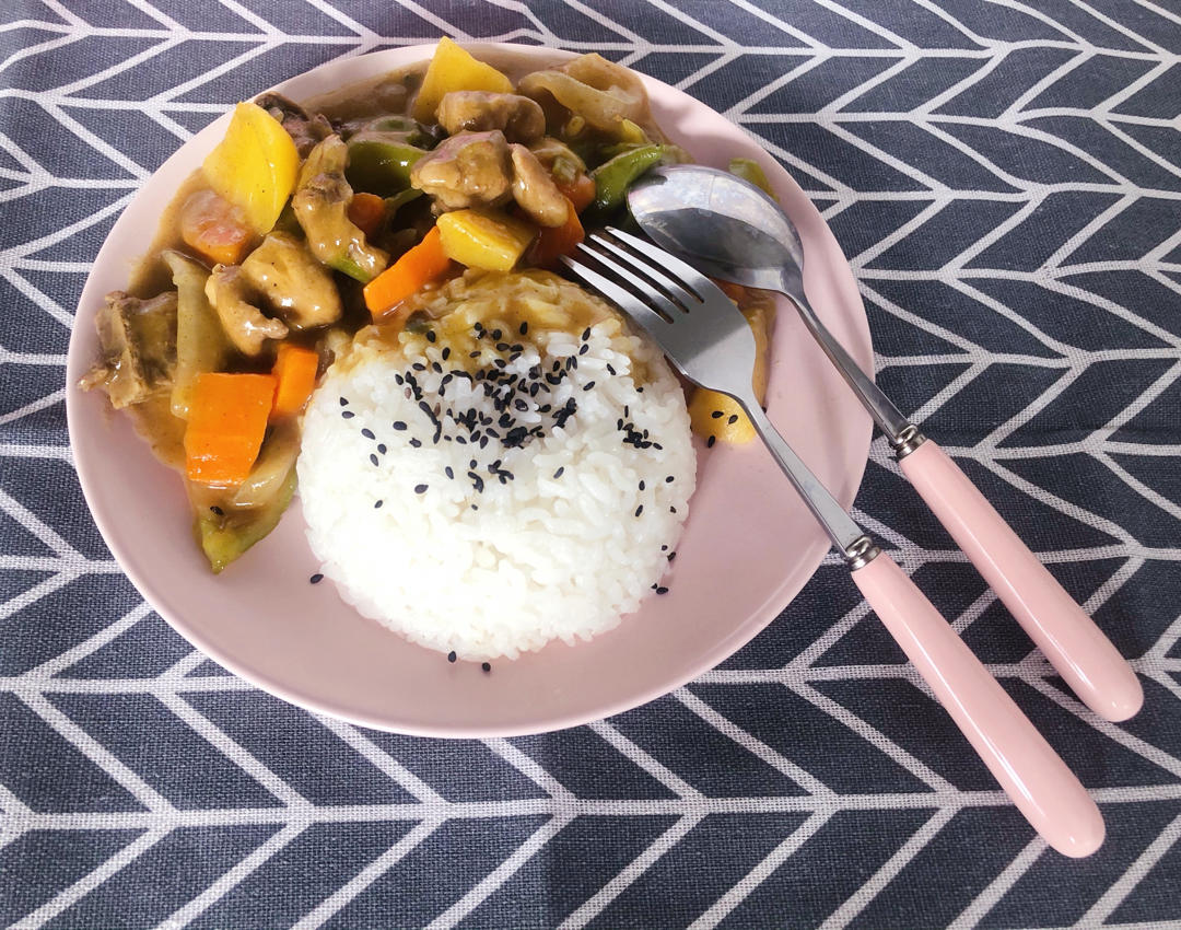 咖喱鸡肉饭（新手也能一次成功）