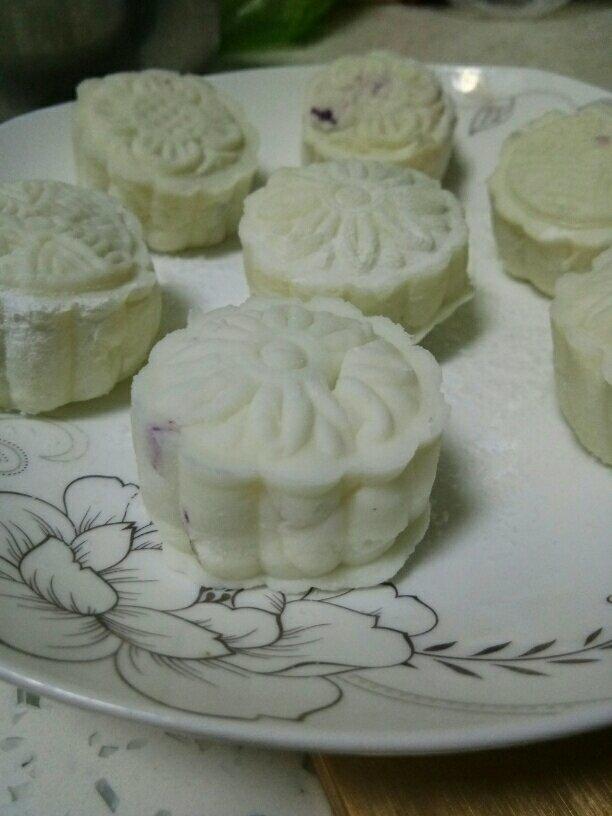 紫薯冰皮月饼