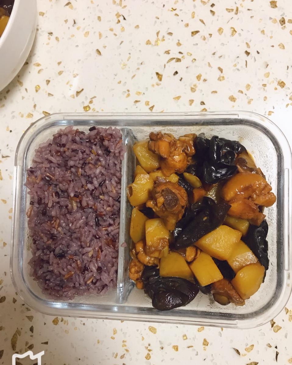 黄焖鸡米饭