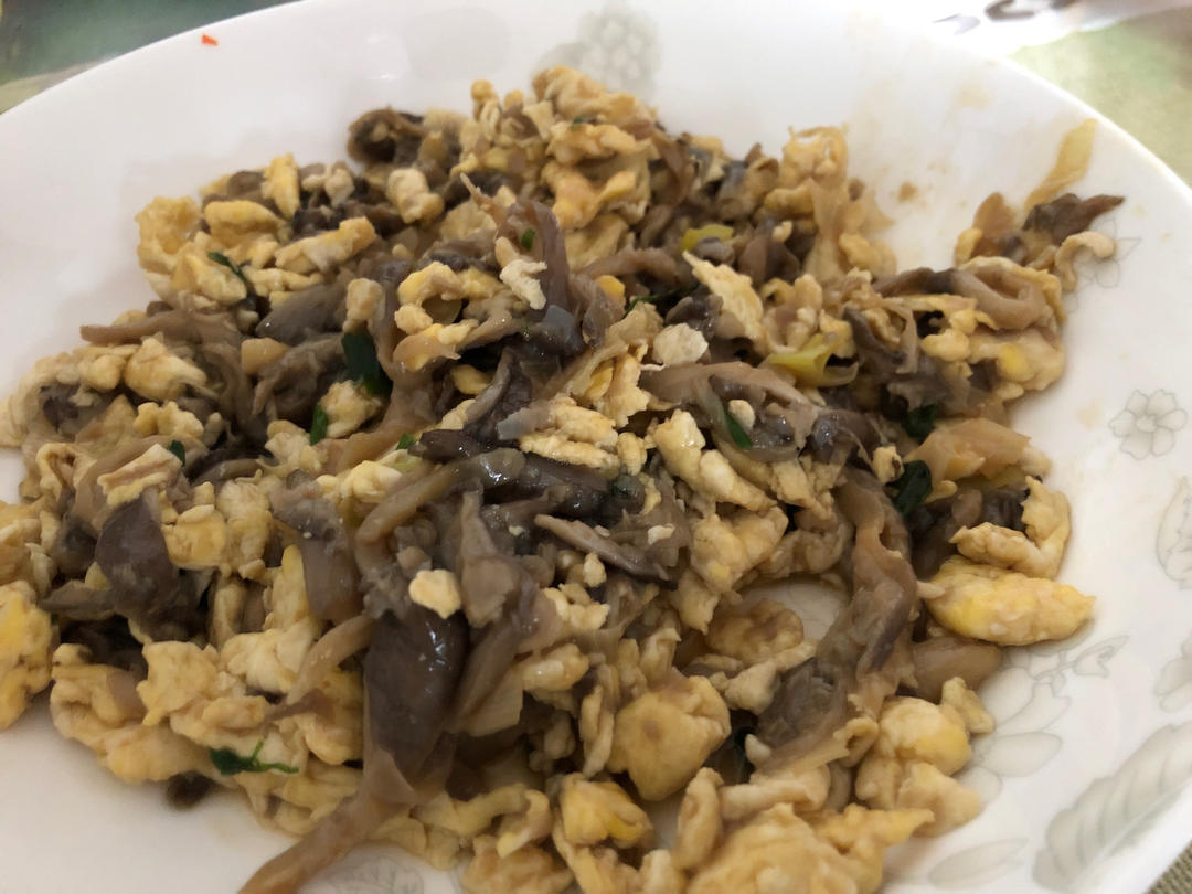 比肉好吃的平菇炒鸡蛋