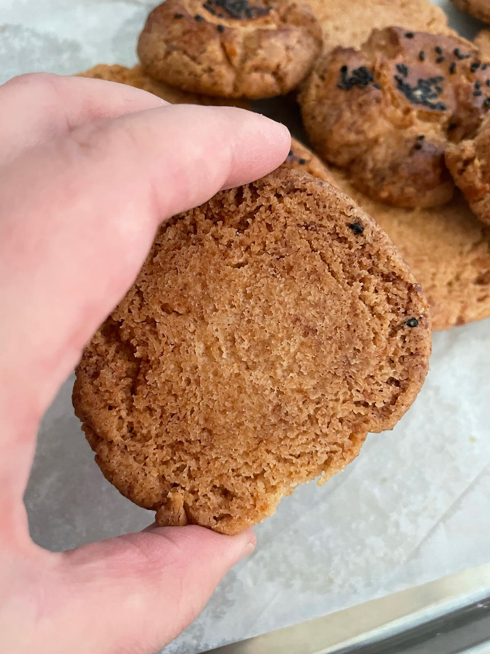 轻轻一按就碎掉的原味桃酥（不输猪油版）