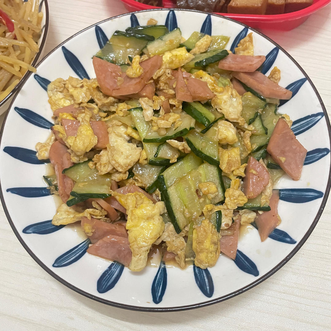 五分钟下饭菜黄瓜火腿炒鸡蛋